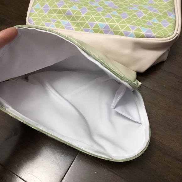 Natura Mamae E Bebe Backpack and Pouch NEW - Picture 13 of 15